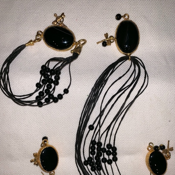 Black onyx stone set in Gold tone - Picture 5 of 6